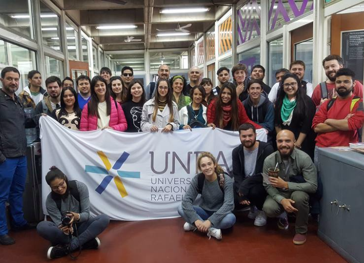  estudiantes de Diseño industrial de la UNRA