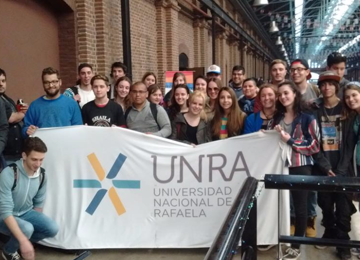 ESTUDIANTES DE LA UNRA ASISTIERON AL FESTIVAL AUDIOVISUAL HETEROGÉNEO EN LANÚS